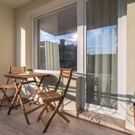 Incanto Apartment *